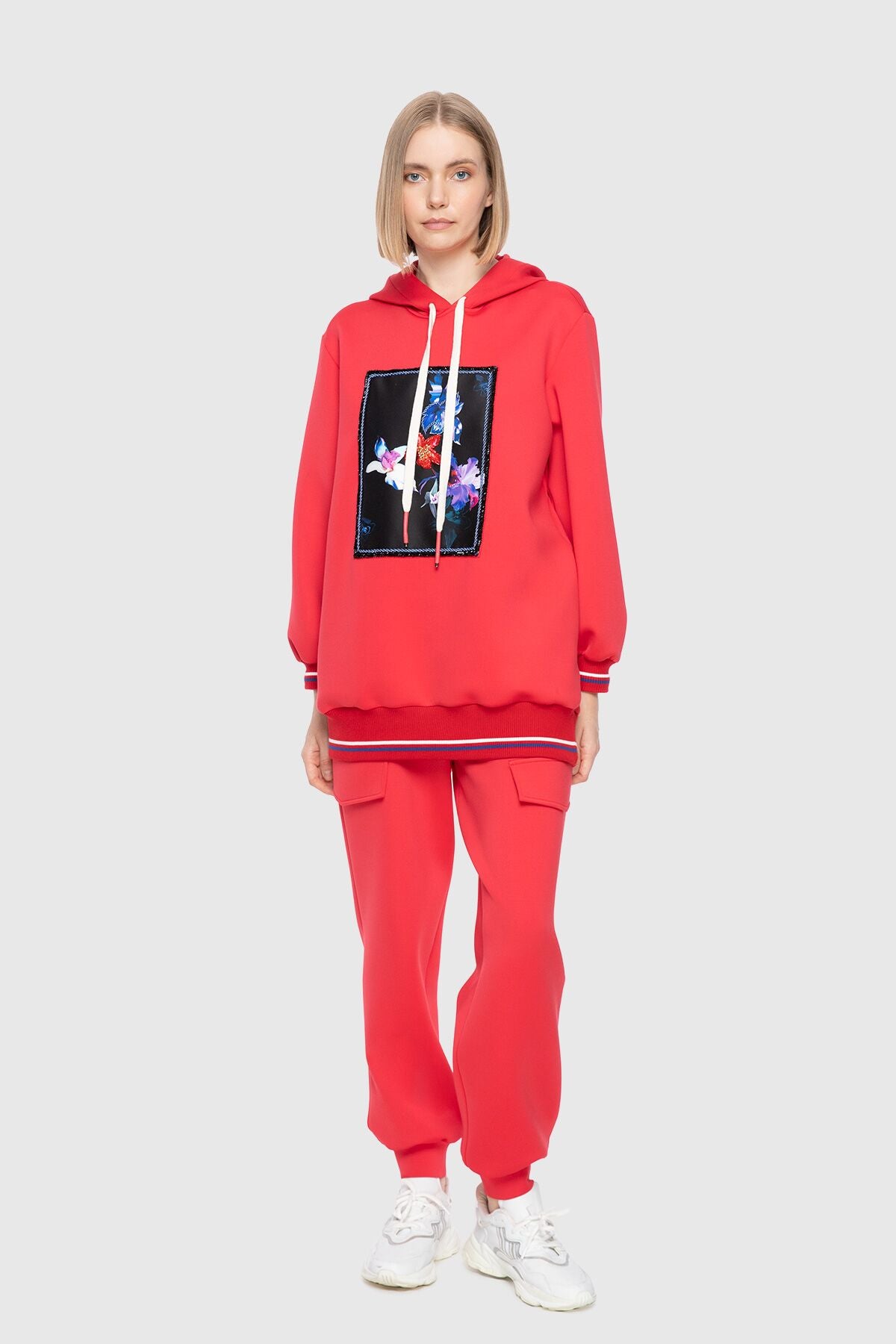 Triko Detaylı Kapusonlu Baskılı Sweatshirt
