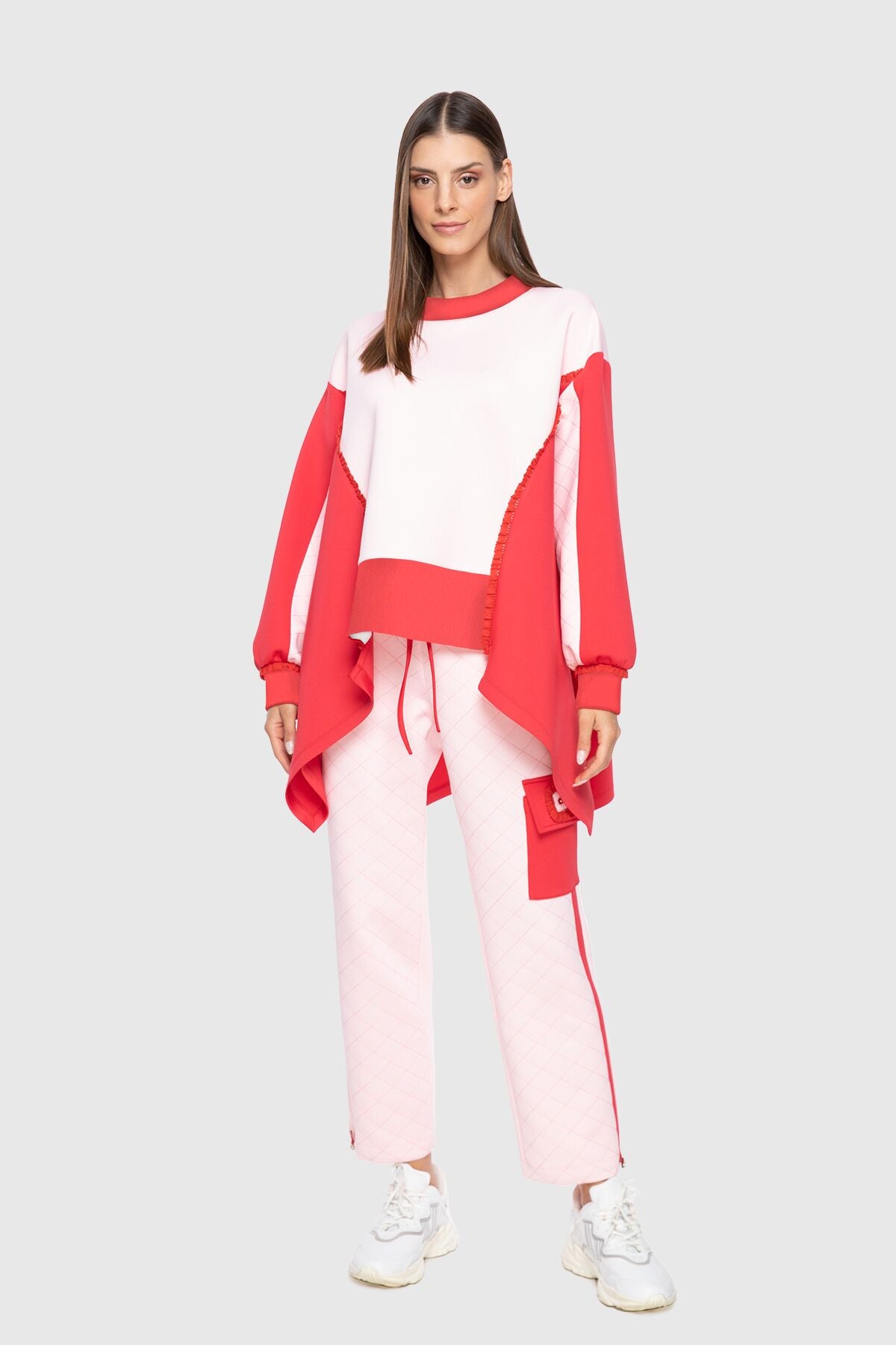Kapitone Nakış Detaylı Aplikeli Oversize Sweatshirt