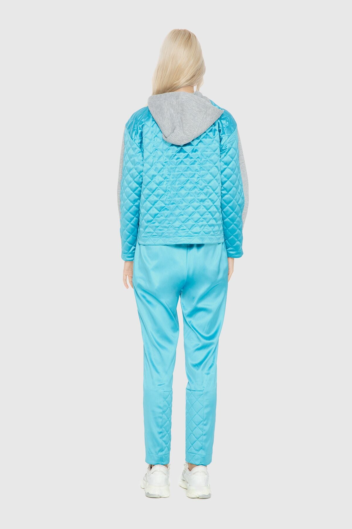 Kontrast Fermuar Detaylı Kapitone Sweatshirt