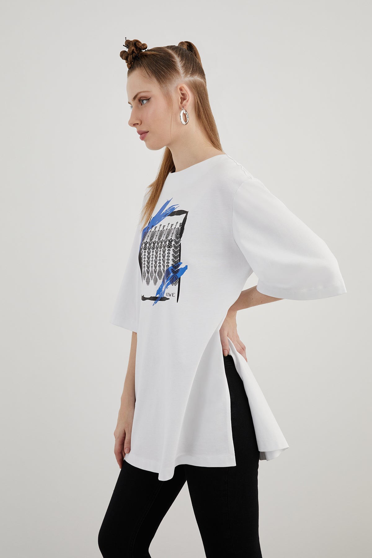 Oversize Yanları Yırtmaçlı Arkası Gizli Fermuarlı Bluz