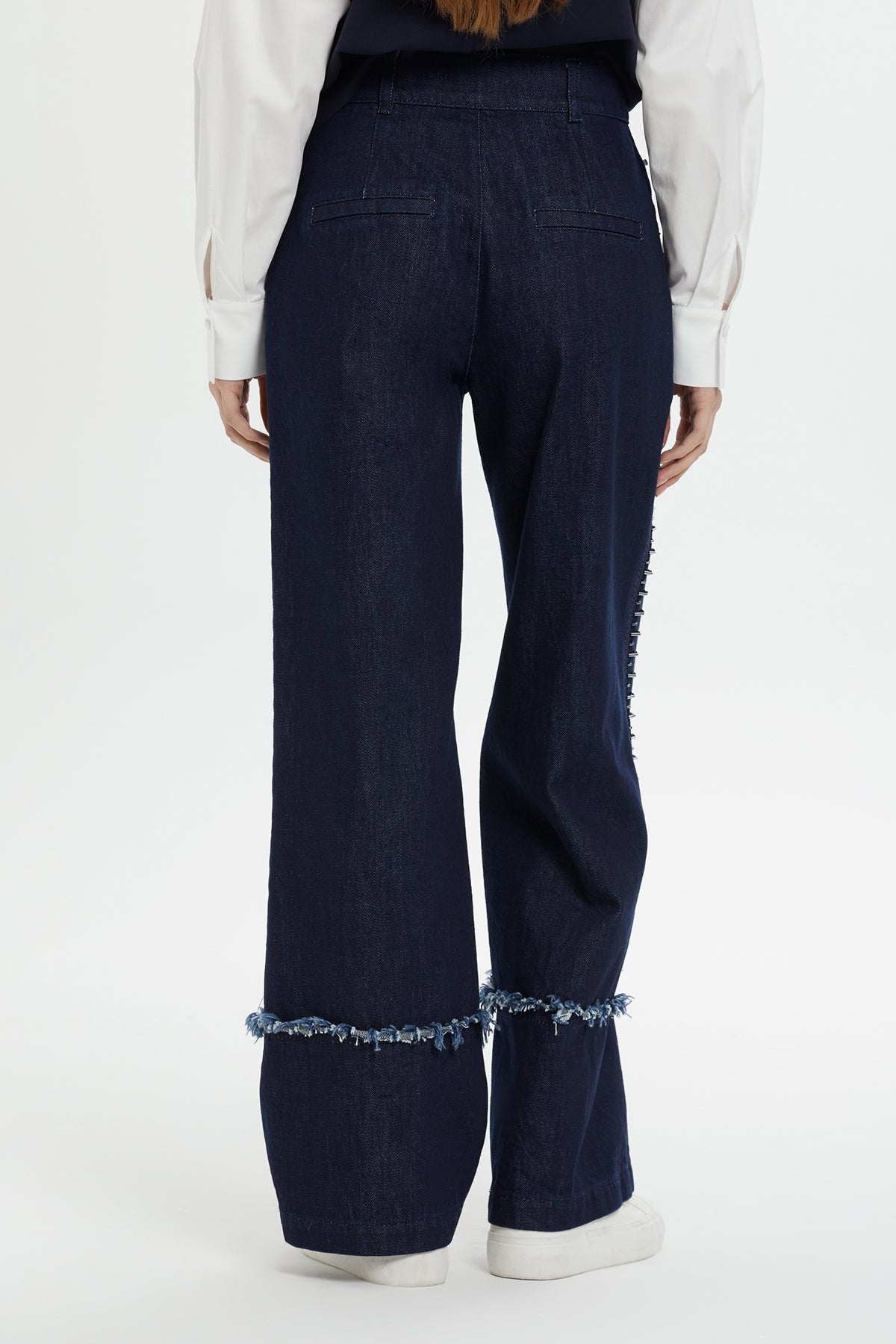 Nakış Ve İşleme Detaylı Geniş Paça Denim Pantolon