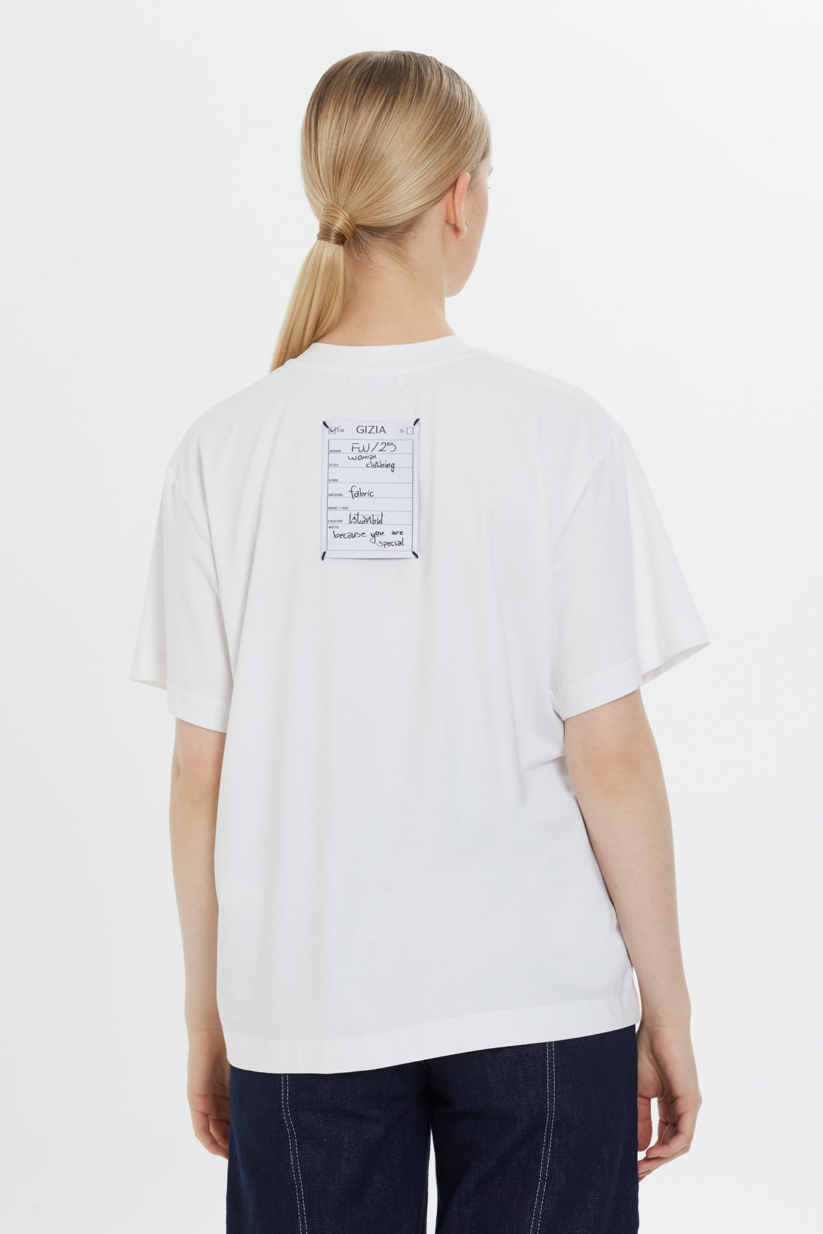 Önü Pano Desenli Garnili Yarım Kollu Klasik Tshirt
