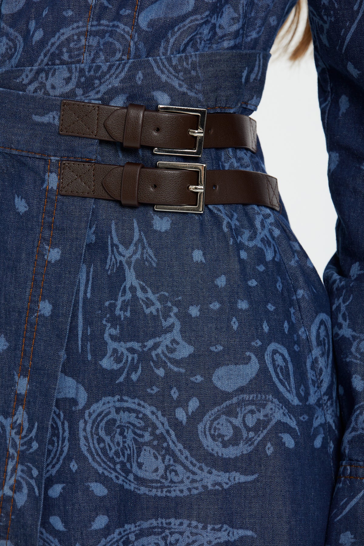 Desenli Yırtmaçlı Denim Elbise