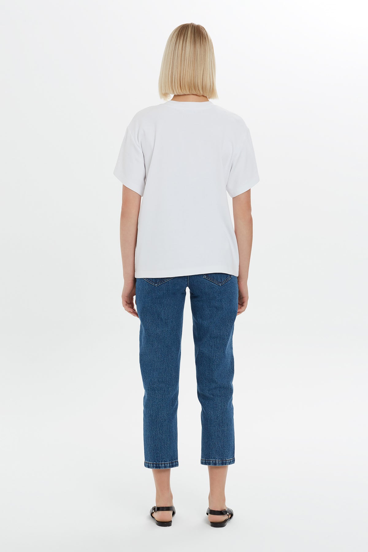Etiket Ve Nakış Detaylı Kısa Kollu Tshirt