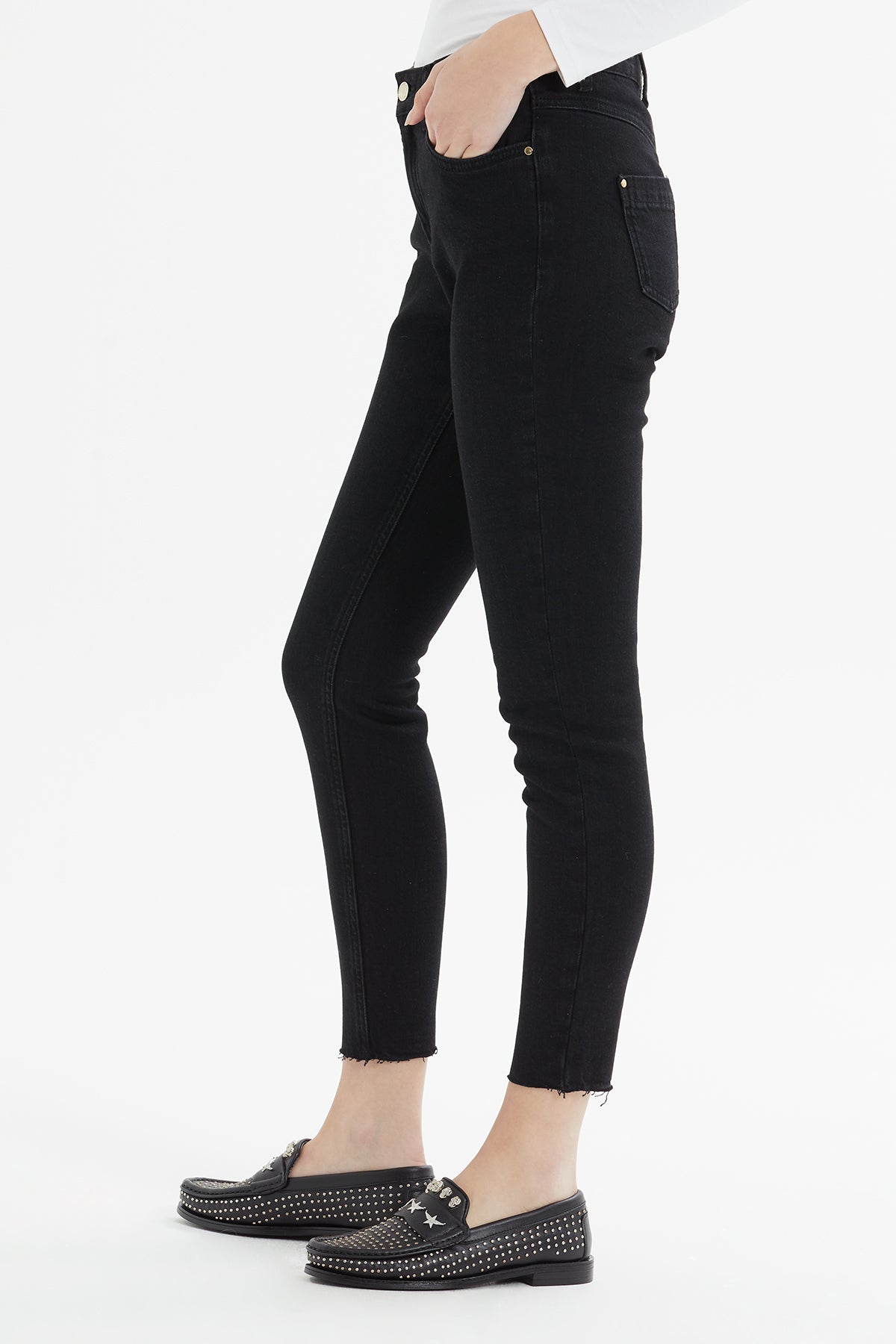 Düğme Ve Trok Detaylı Likralı Skiny Jean Pantolon