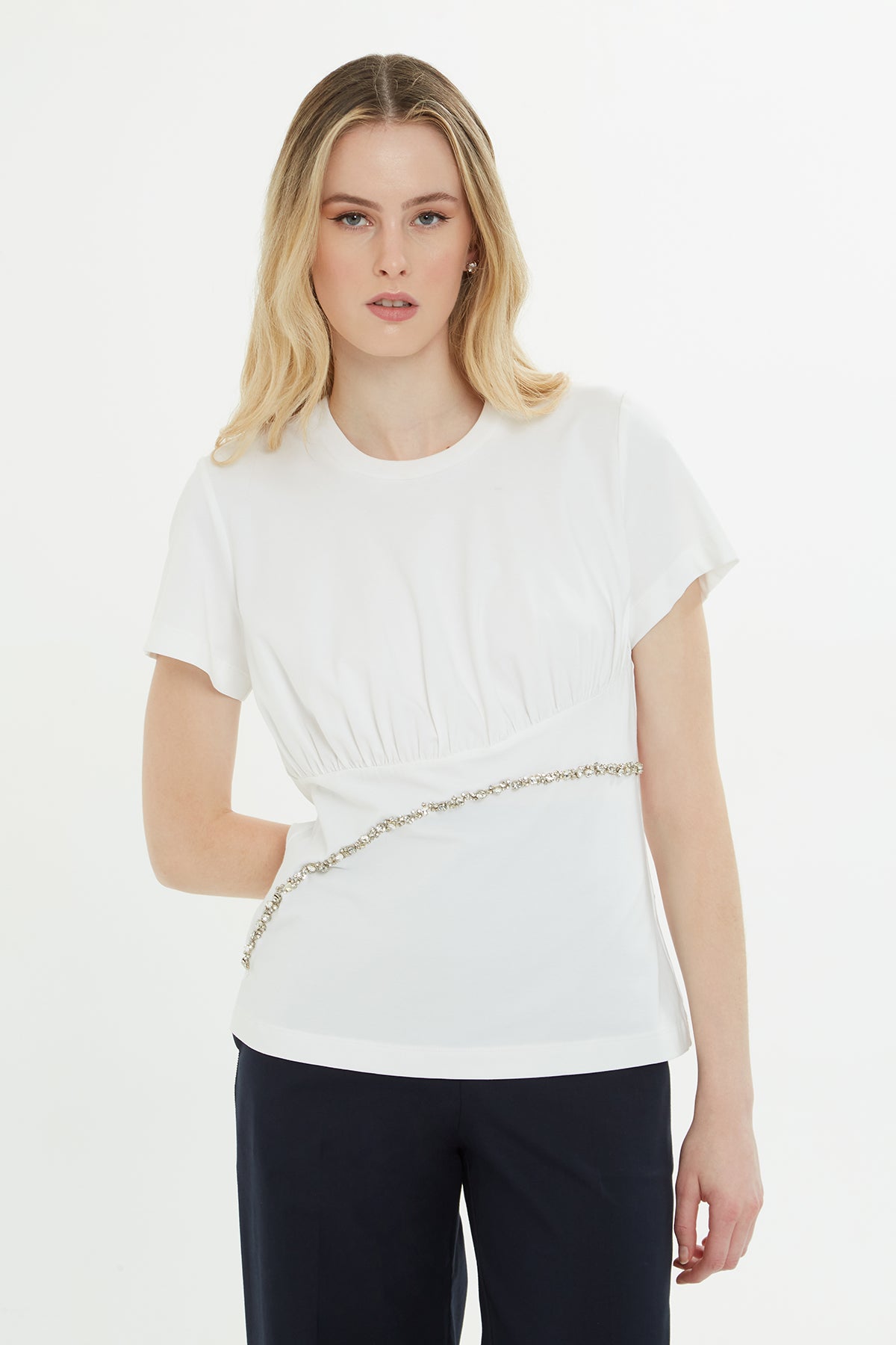 İşlemeli Büzgülü T-shirt