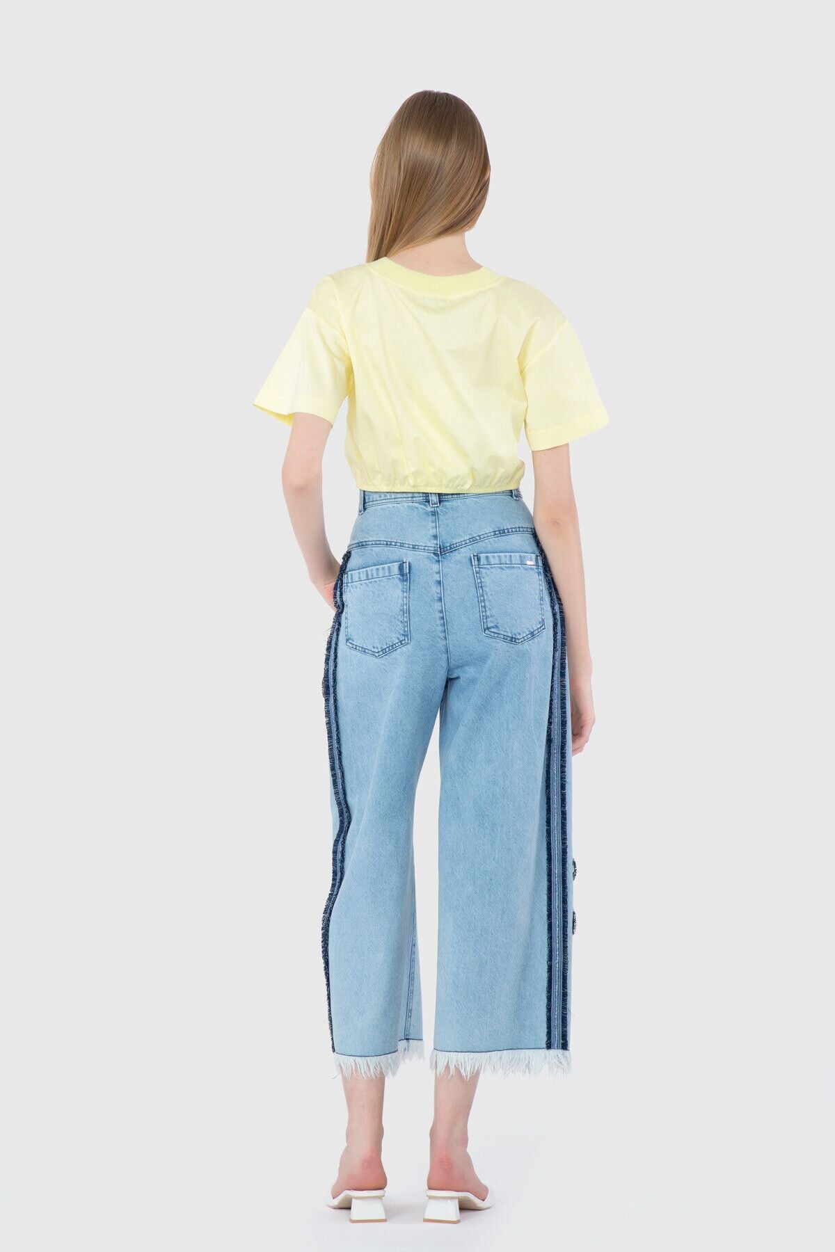 İşleme Detaylı Önden Büzgülü Crop Boy Poplin Bluz