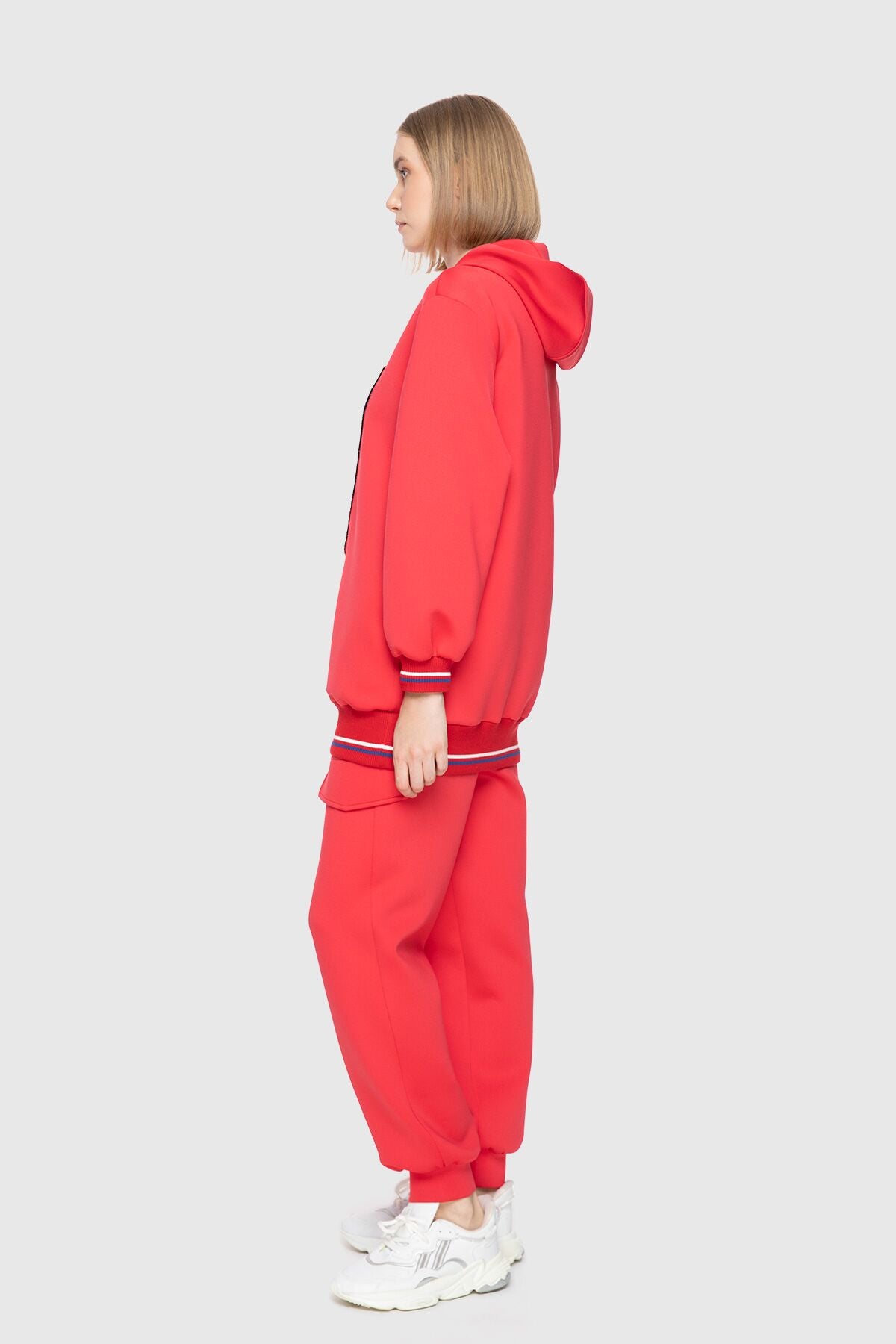 Triko Detaylı Kapusonlu Baskılı Sweatshirt