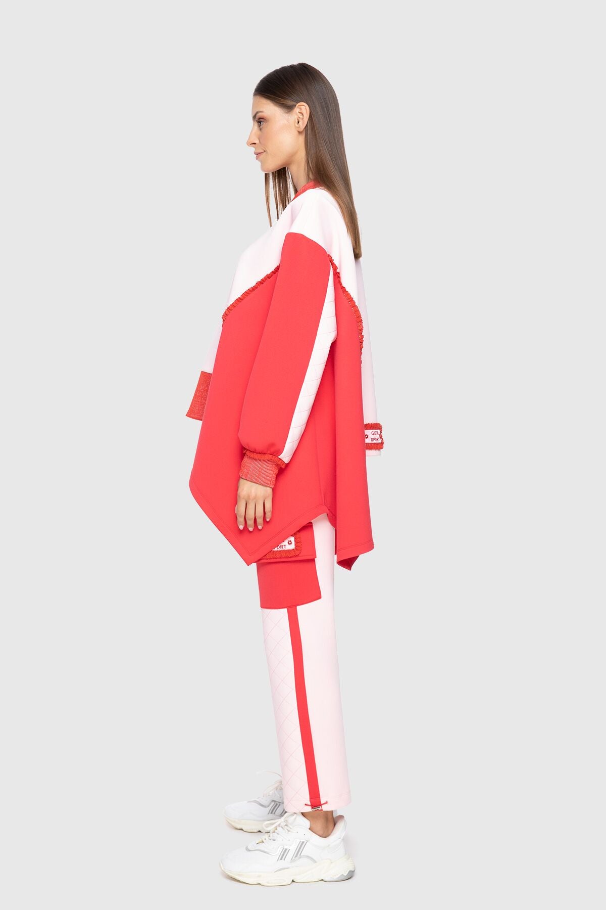 Kapitone Nakış Detaylı Aplikeli Oversize Sweatshirt