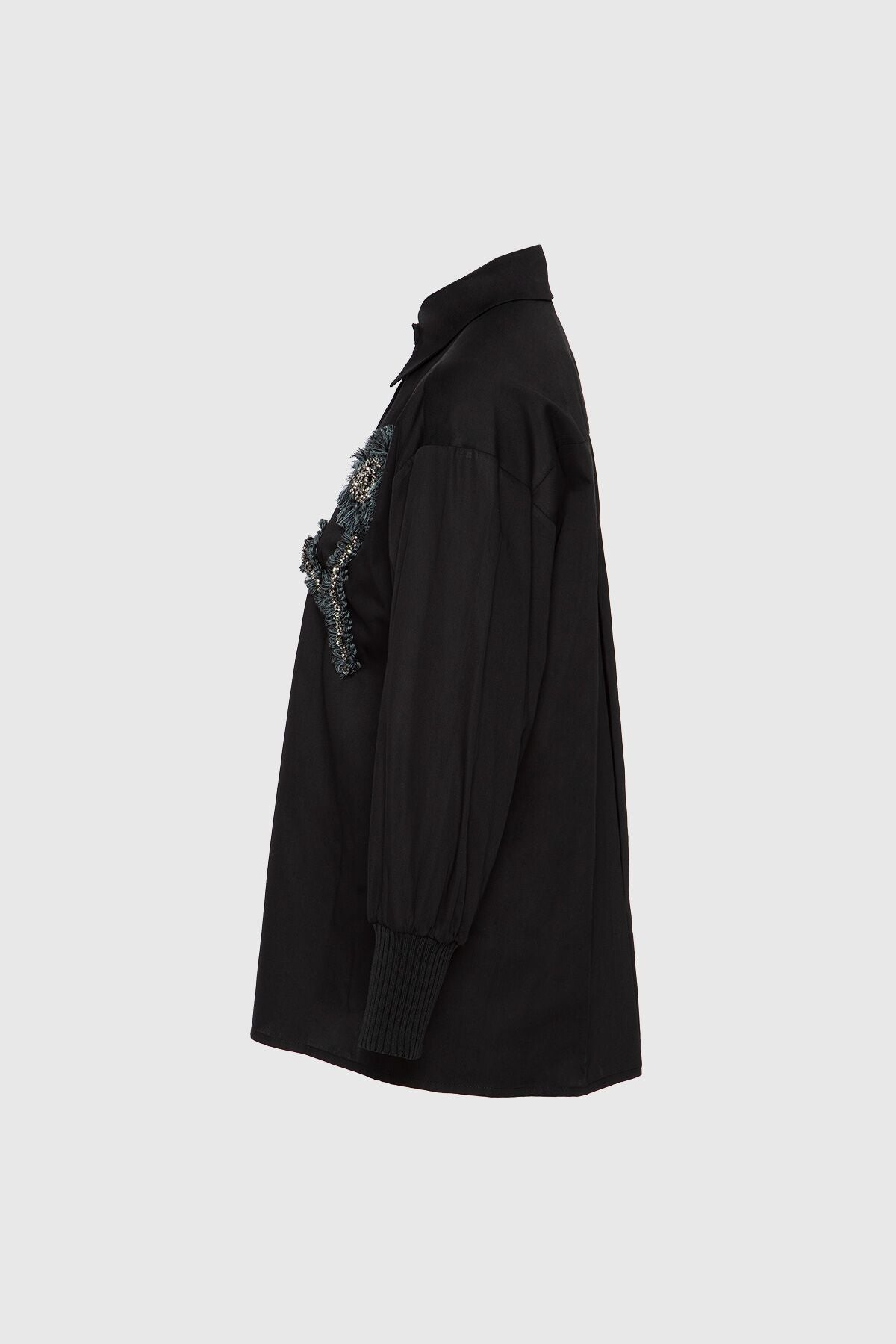 Nakış Ve İşlemeli Kolları Trikolu Oversize Gömlek