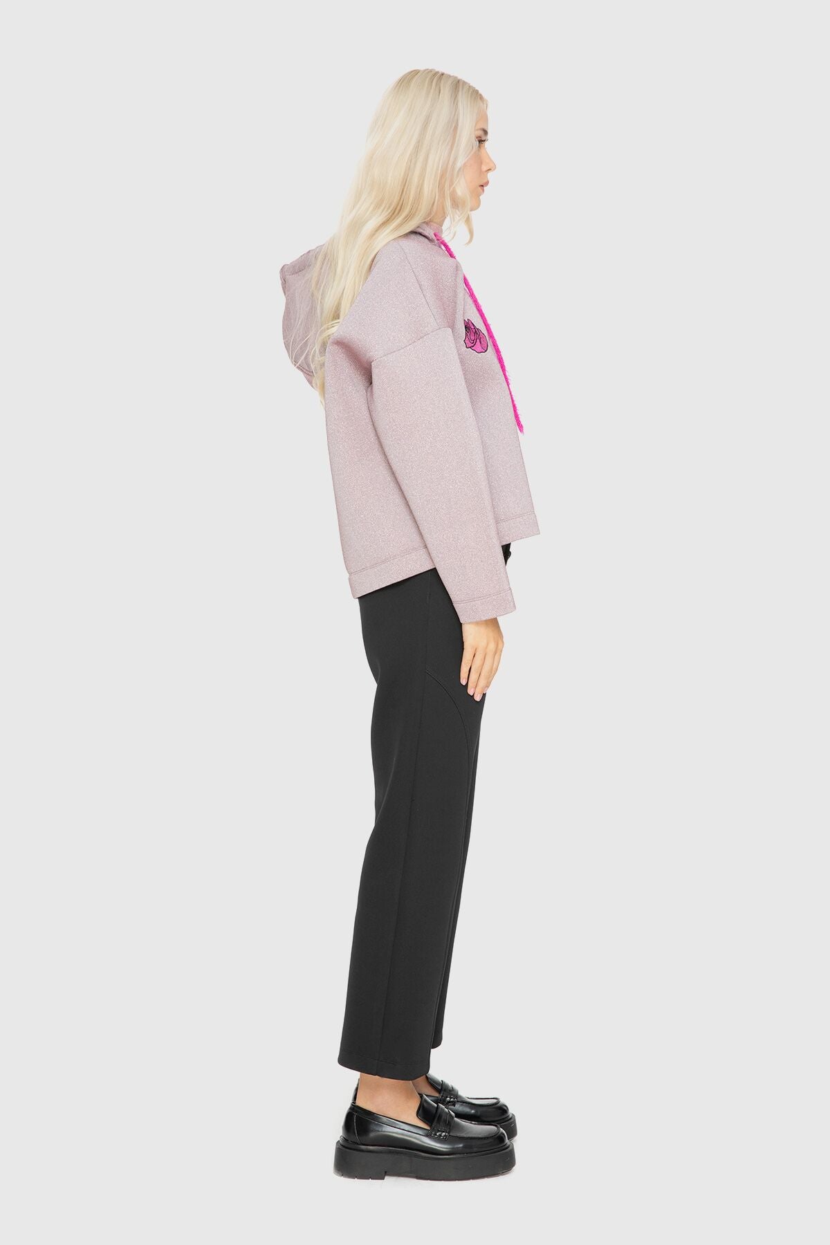 Nakış Detaylı Kapüşonlu Sweatshirt