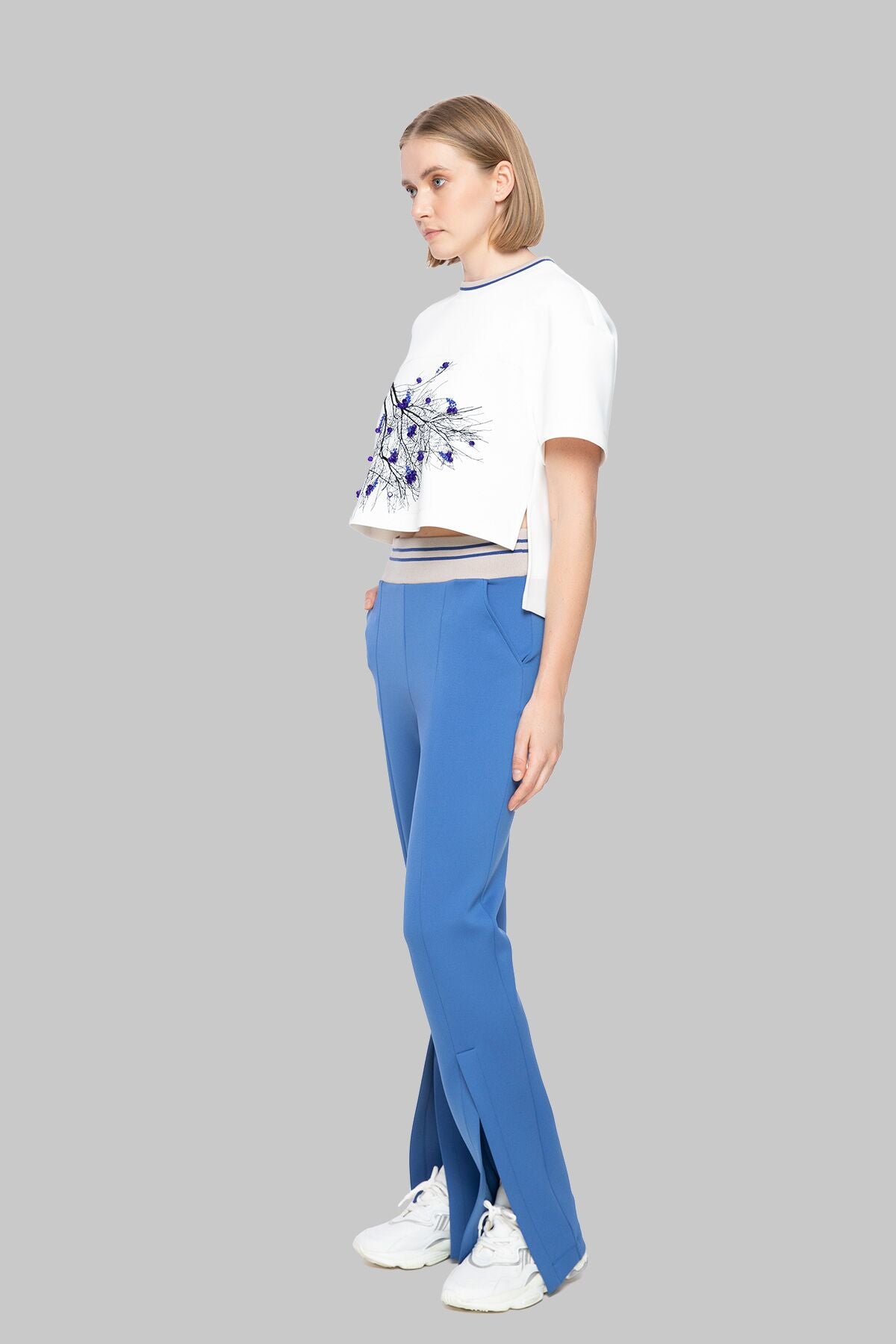 Baskılı İşleme Detaylı T-shirt
