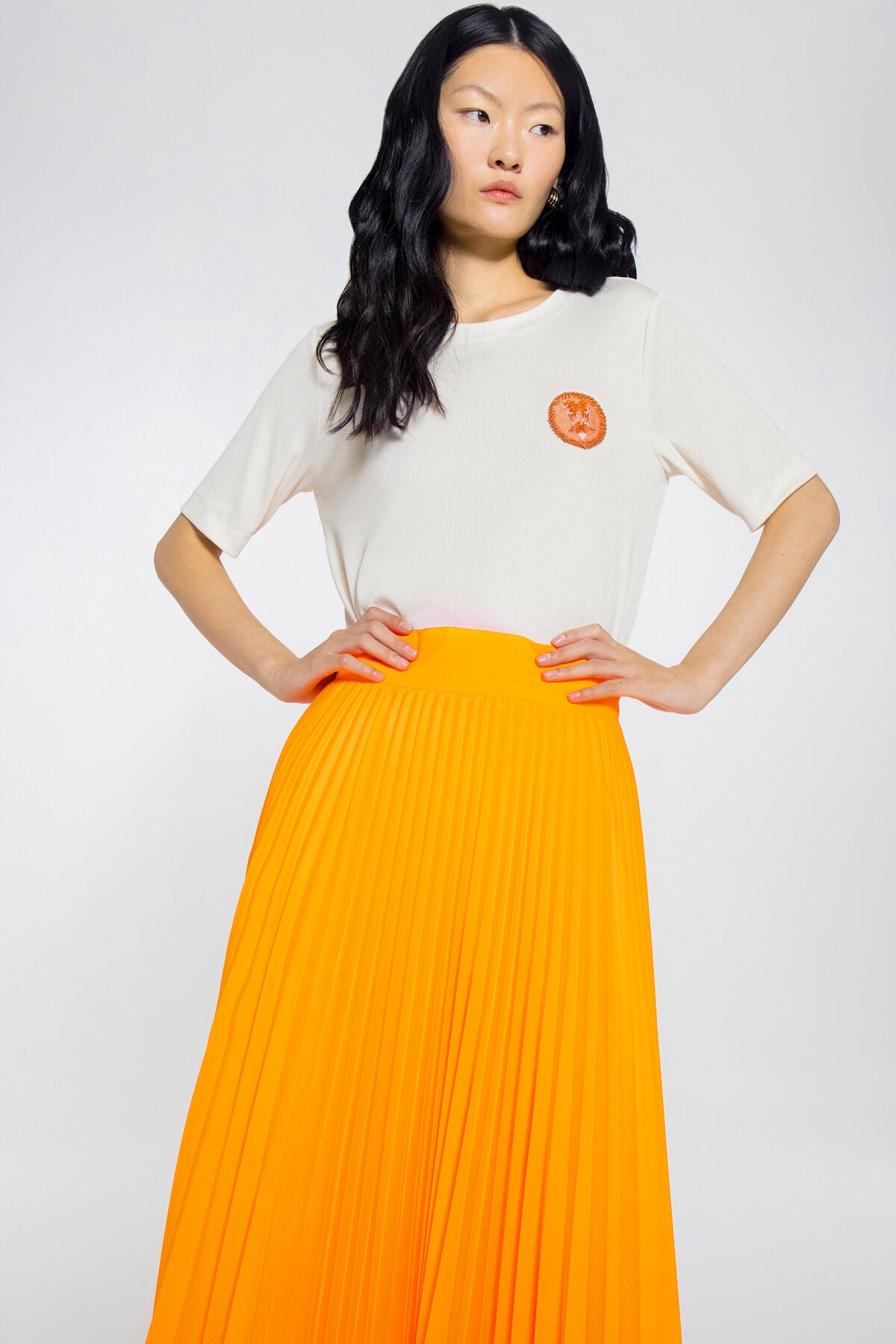 Aplike Nakış Detaylı Basic Tshirt