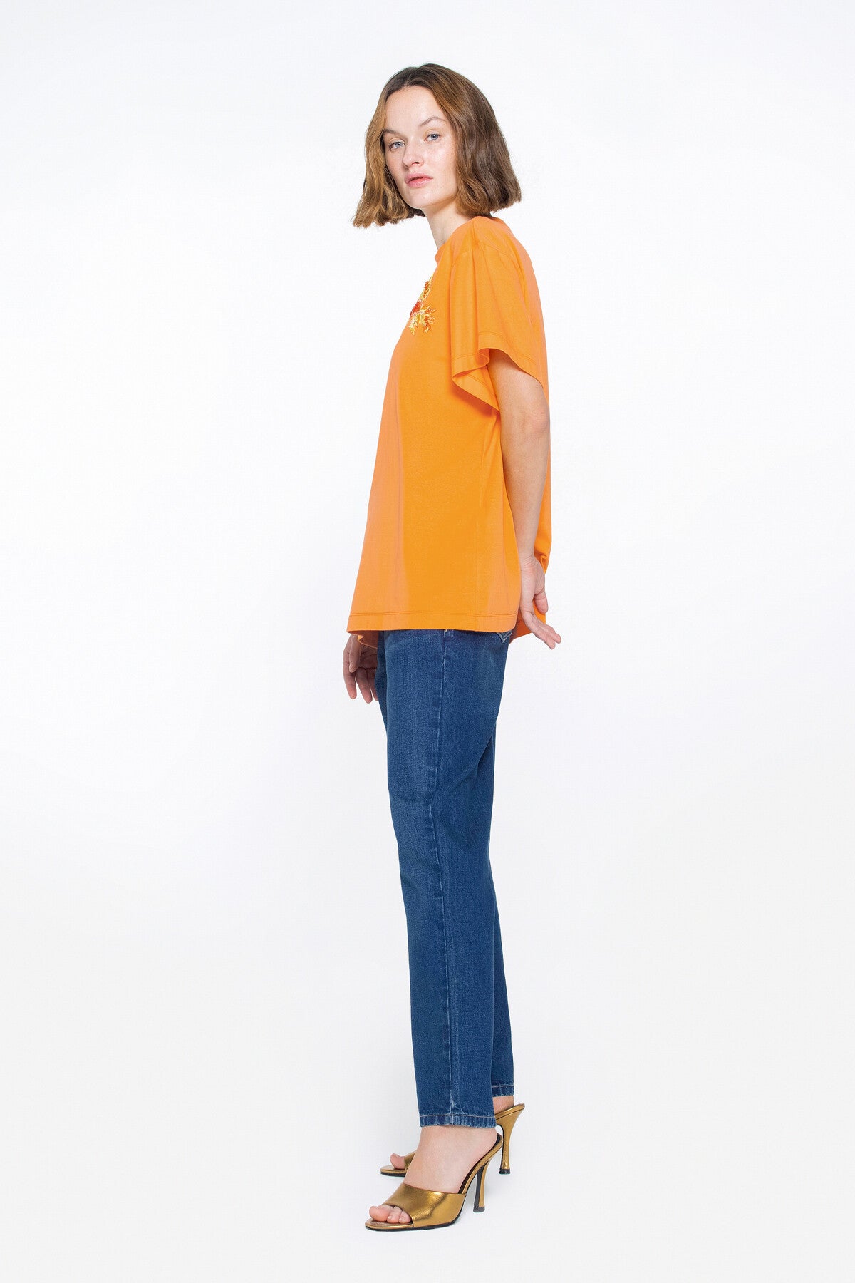 Aplike Nakış Detaylı Basic Tshirt