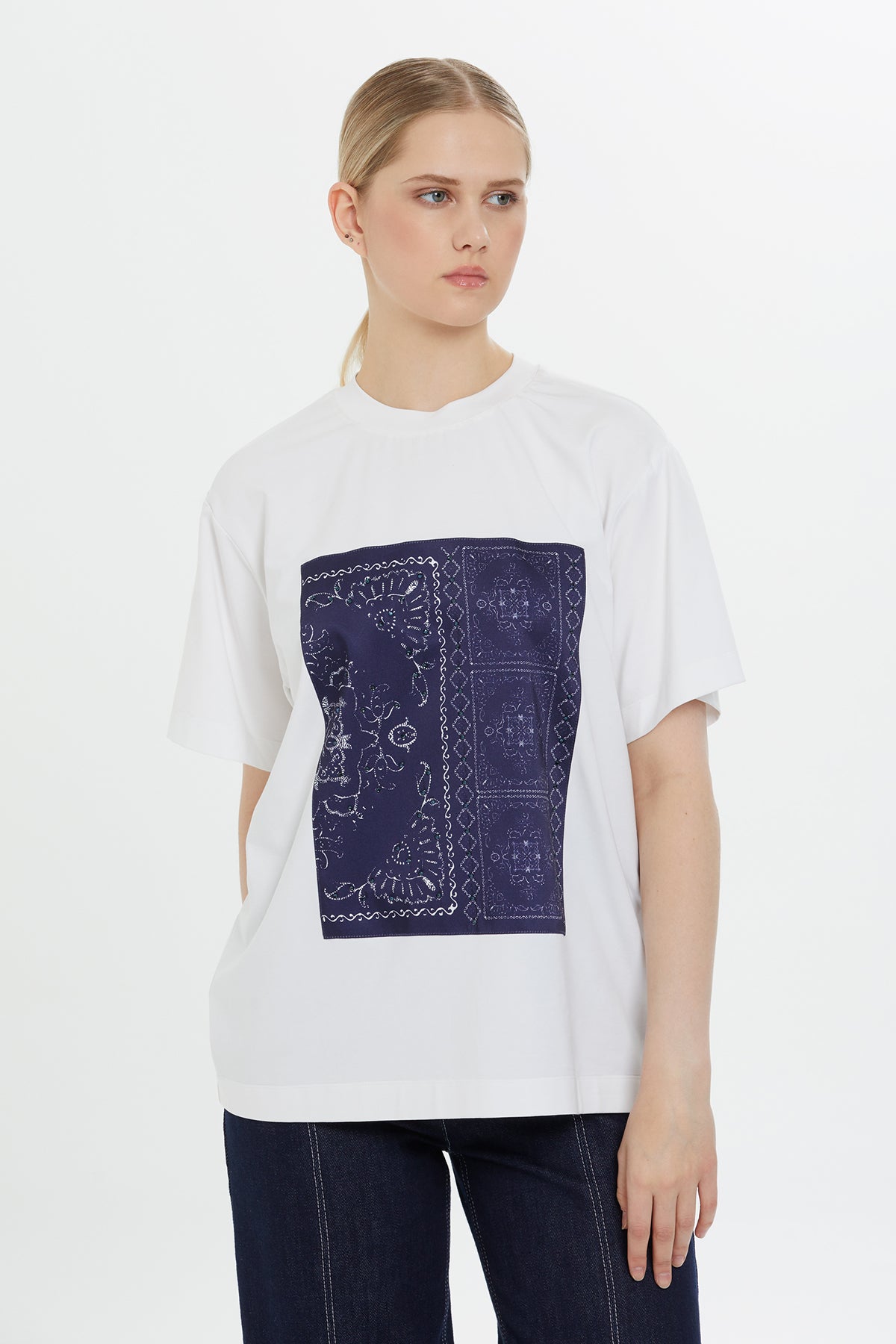 Önü Pano Desenli Garnili Yarım Kollu Klasik Tshirt