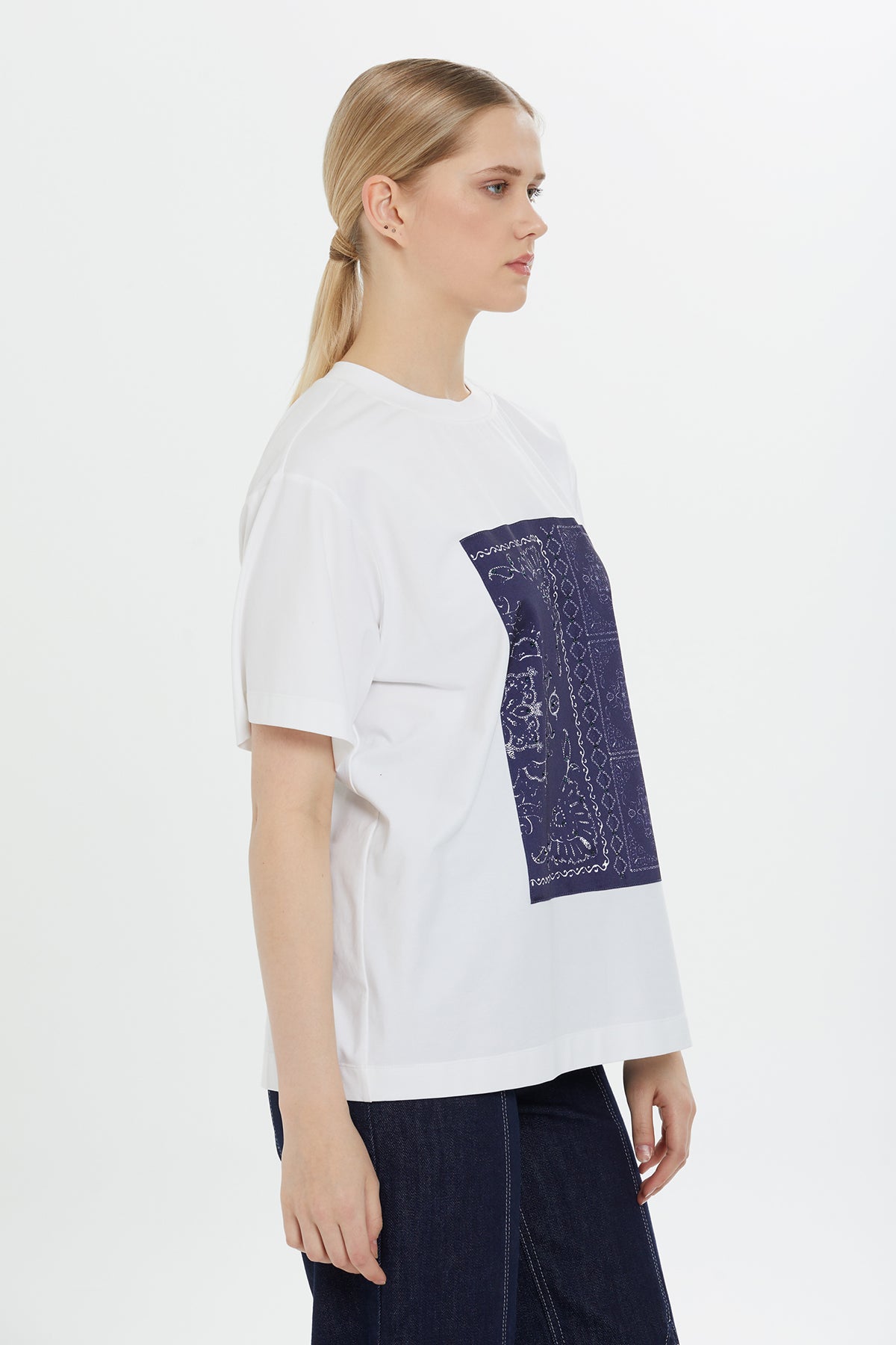 Önü Pano Desenli Garnili Yarım Kollu Klasik Tshirt