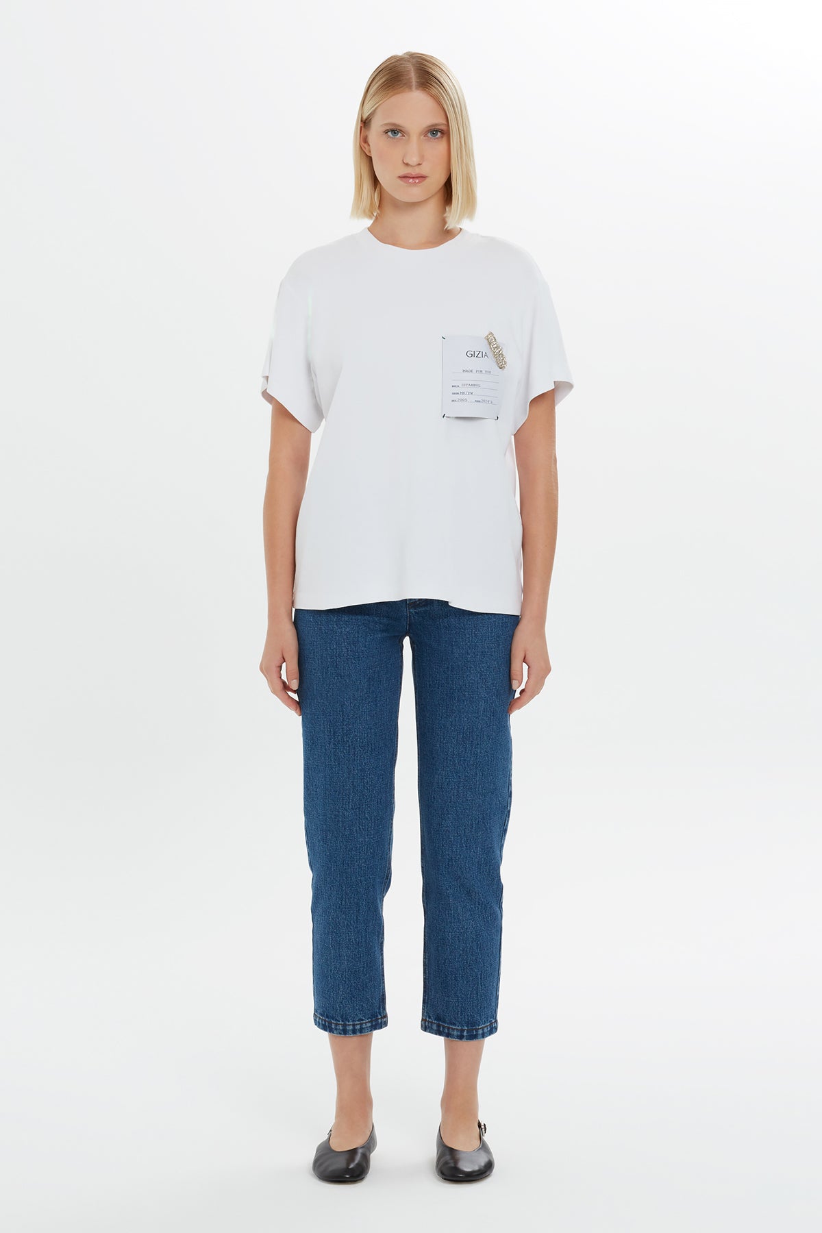 Etiket Ve Nakış Detaylı Kısa Kollu Tshirt